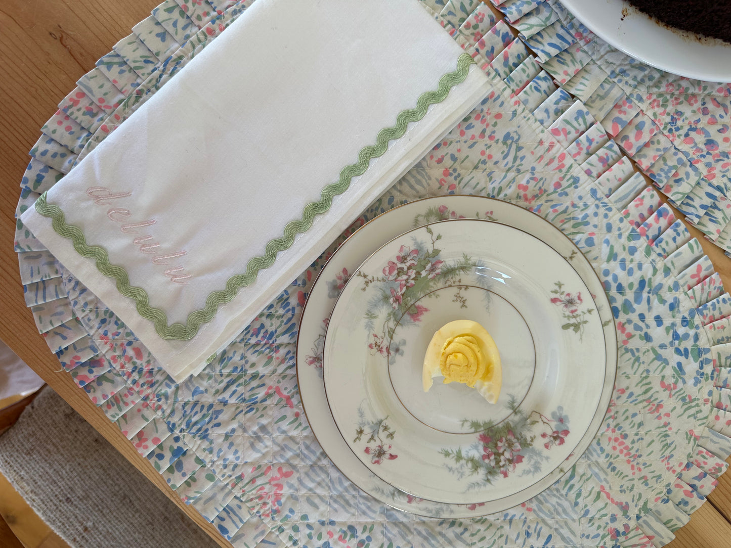 Customizable vintage cocktail napkin set