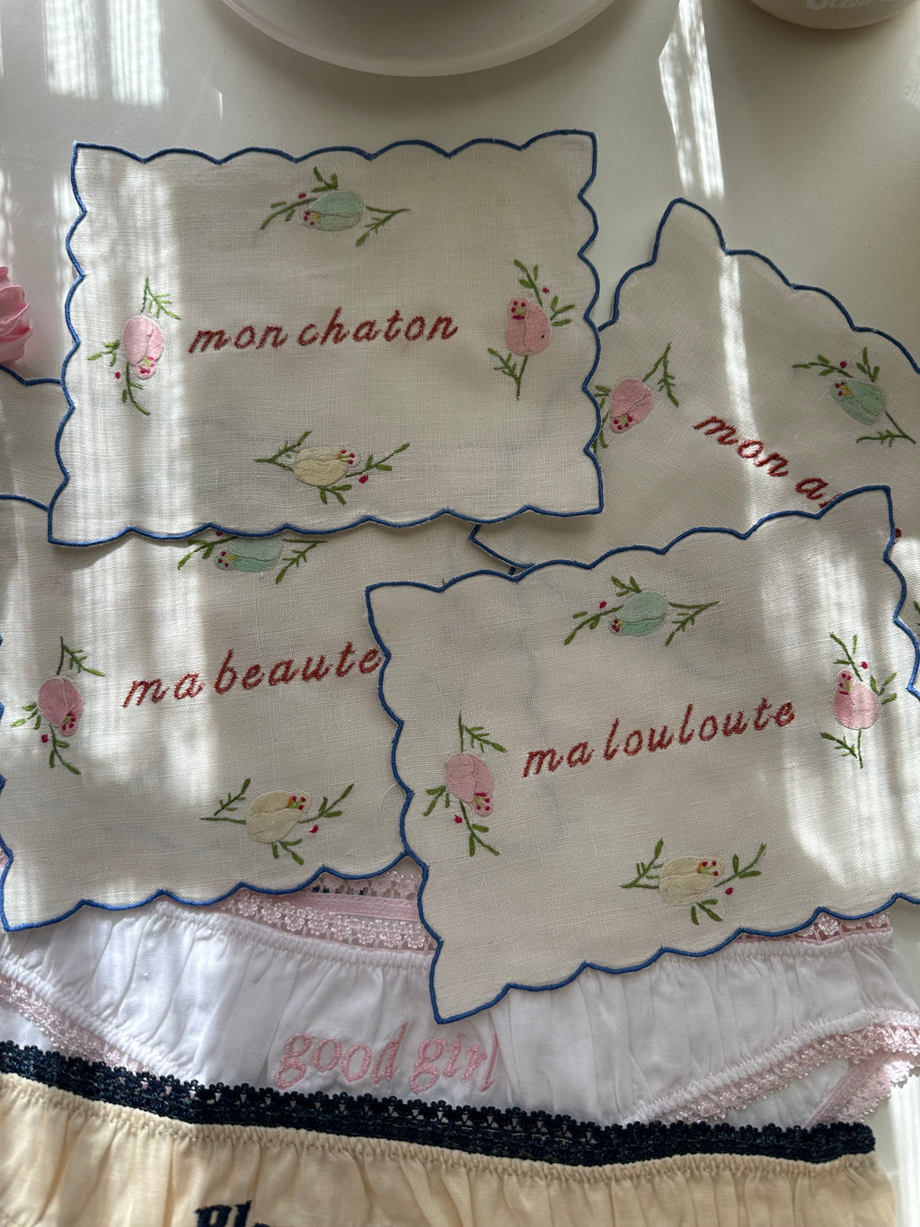 Vintage cocktail napkin set