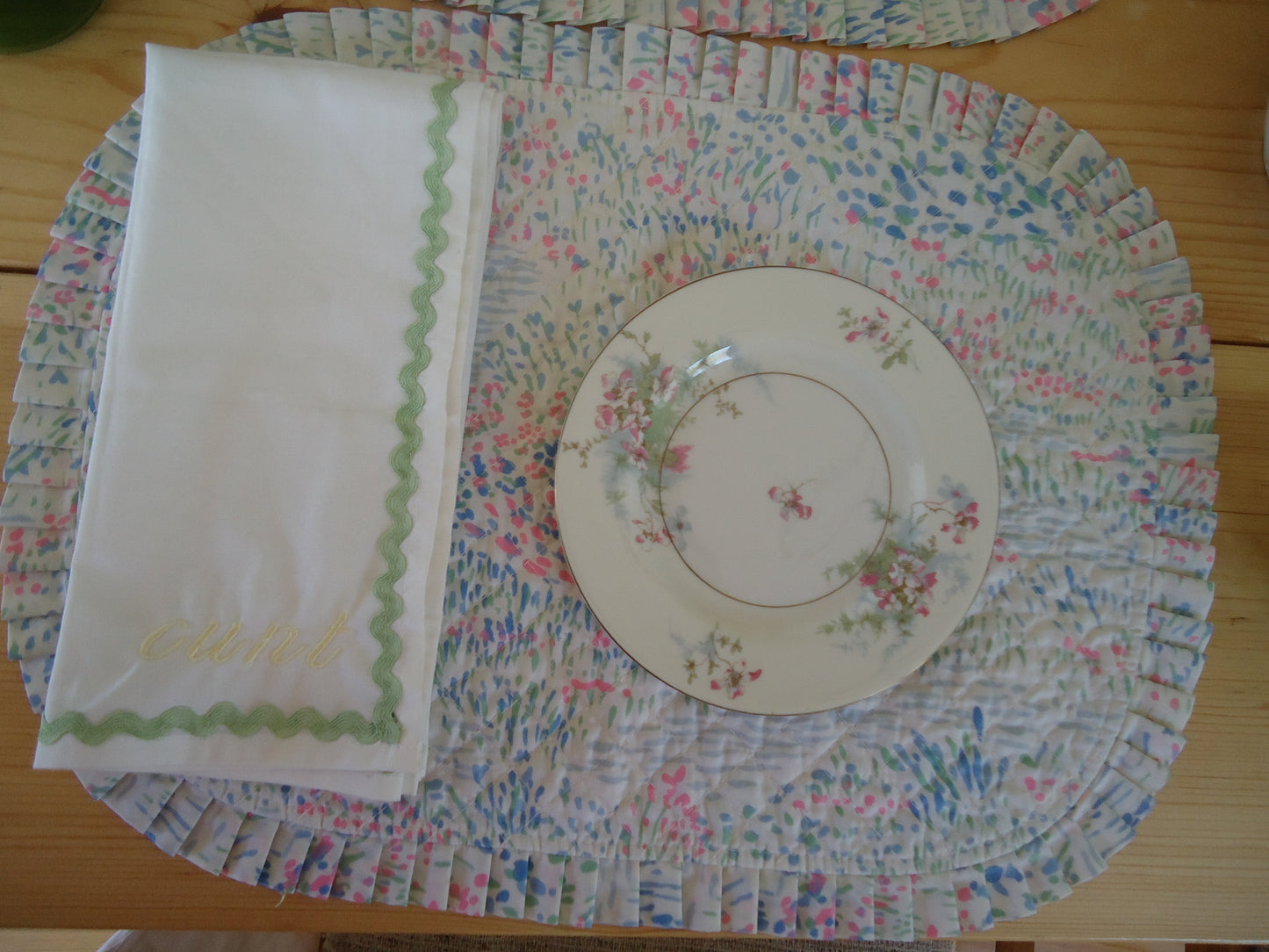 Customizable vintage cocktail napkin set