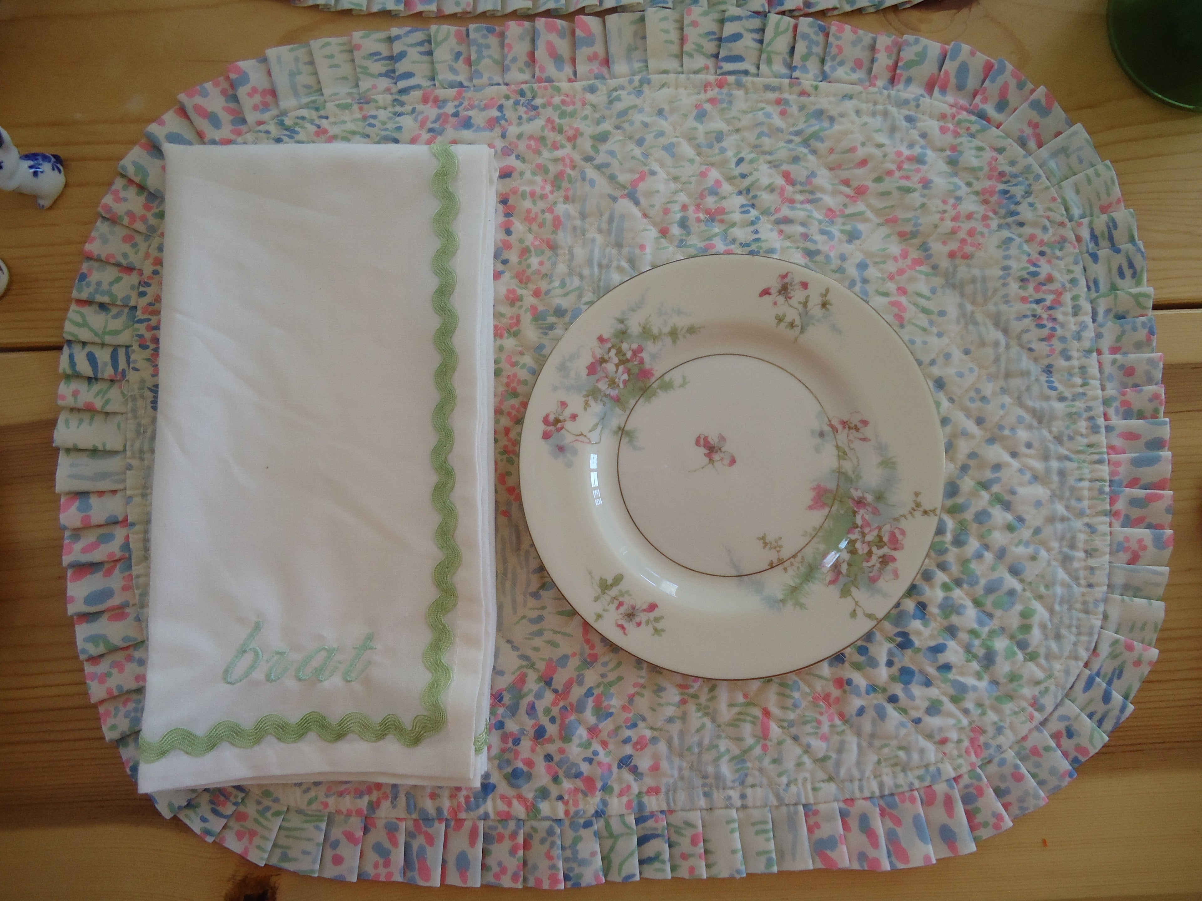 Customizable vintage cocktail napkin set